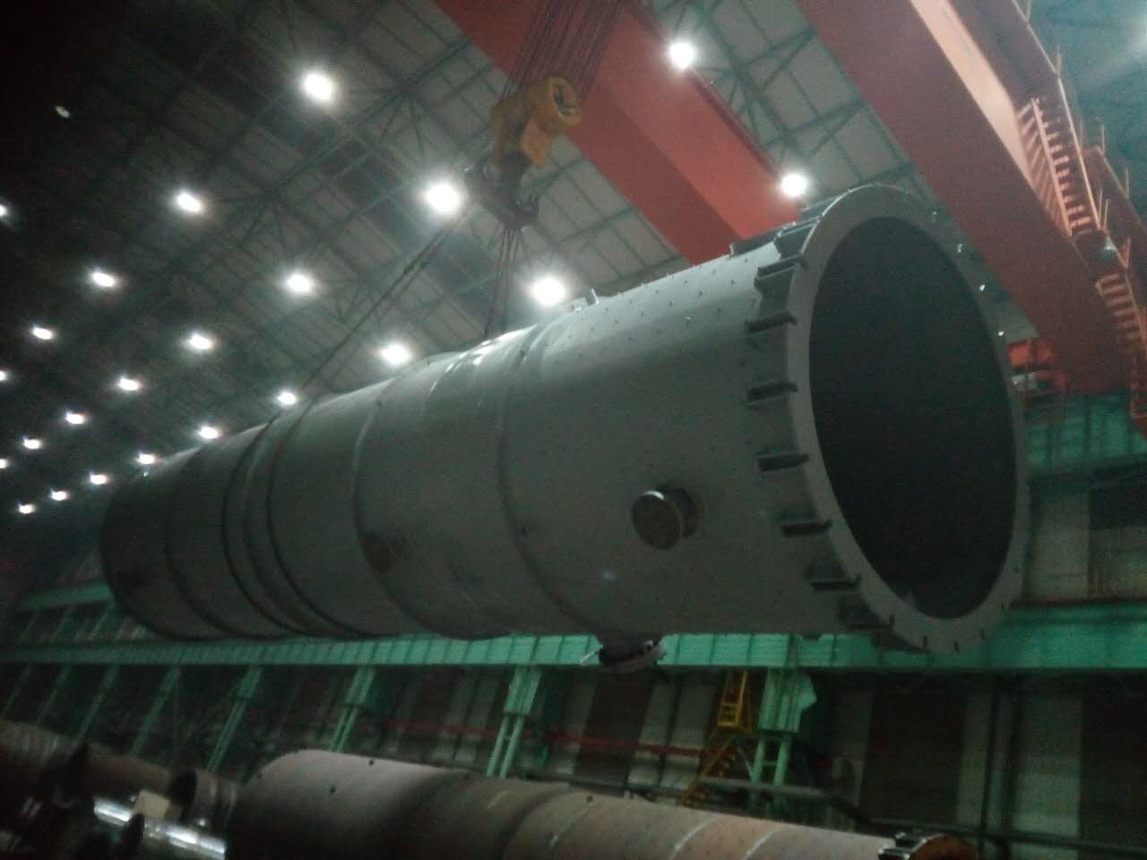 我公司为东营市海科瑞林化工有限公司制造的分解变换反应器竣工发货