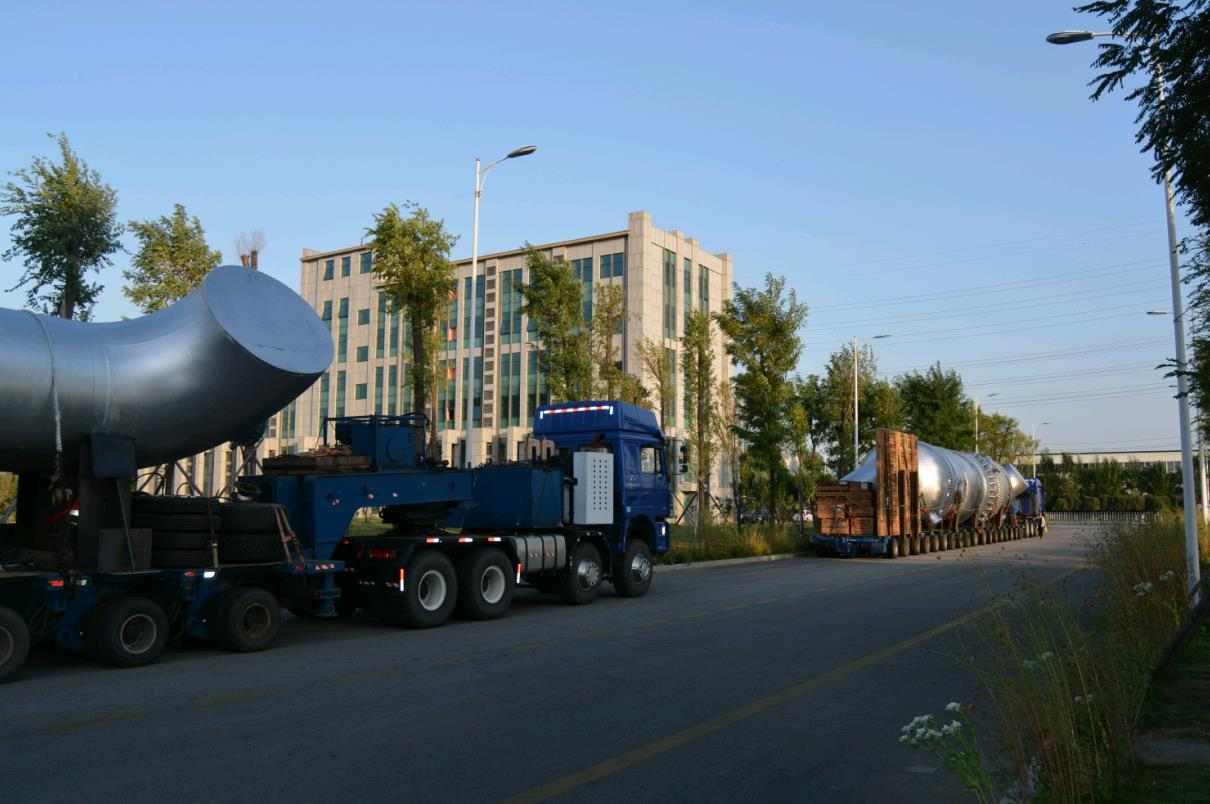 我公司为中石化洛阳工程有限公司（LPEC）制造的甲醇-反应气换热器2台竣