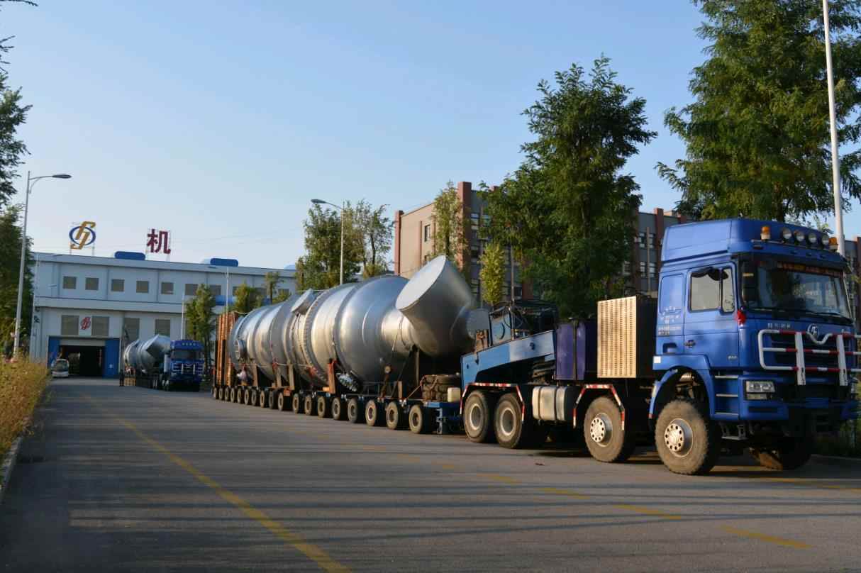 我公司为中石化洛阳工程有限公司（LPEC）制造的甲醇-反应气换热器2台竣