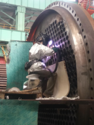 炙热“焊花”最美绽放