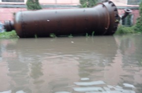 “8.16”洪水来袭 小口径厂房众人抢险