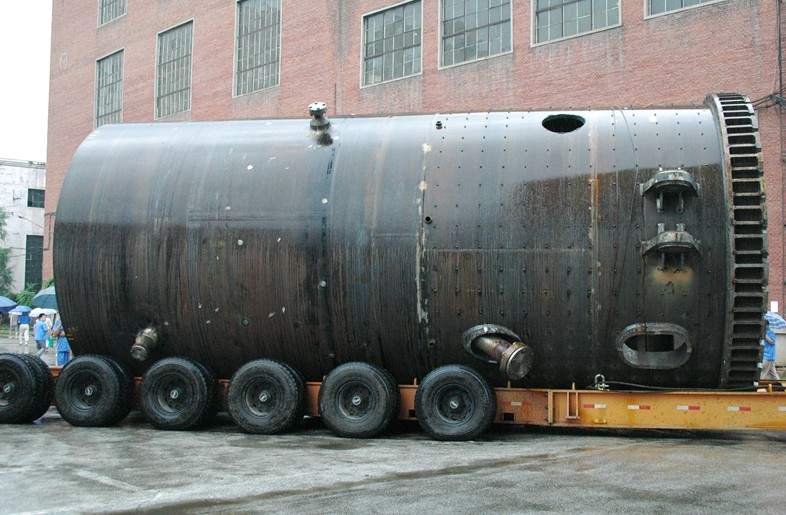 鞭炮齐鸣启鸿运，千吨反应器顺利发往大连