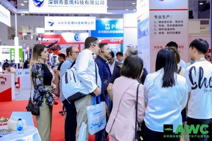 燃动鹏城！AWC 2024开幕首日智能网联汽车行业巨头齐聚，探索未来出行新风向！