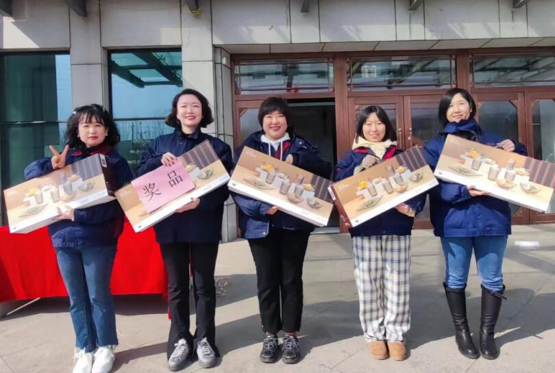 抚机公司举办国际劳动妇女节创意活动